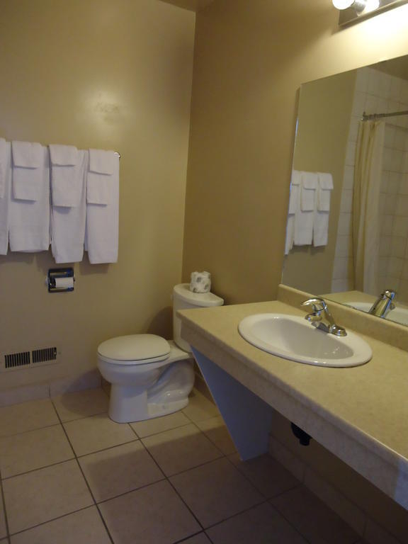 Kingsway Inn Thunder Bay Room photo